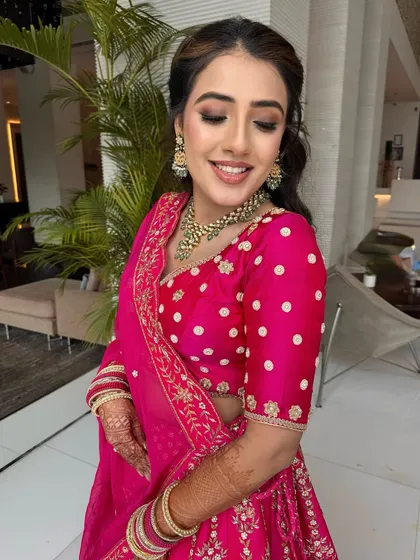 A close-up of this beautiful pre-wedding look. The soft smokey eye and fresh skin create a look that is both traditional and modern.