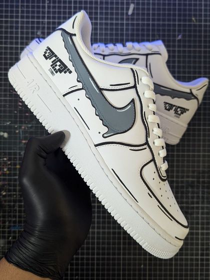 Another angle of the Cartoon Drip custom. This style is super popular and can be done in any color combination.