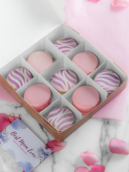 Neeth Medappa - Dessert Tables & Pâtisserie Handcrafted Macarons, Cakesicles & Dessert Jars photo 14