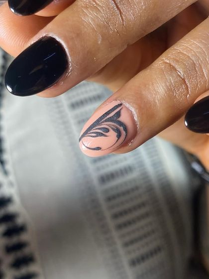 Beyond the Brush: 3D & Sculptural Nail Art photo 13