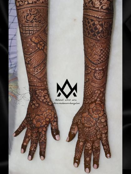 Azra Mehendi - Mehendi Artistry Full Bridal Mehendi photo 21