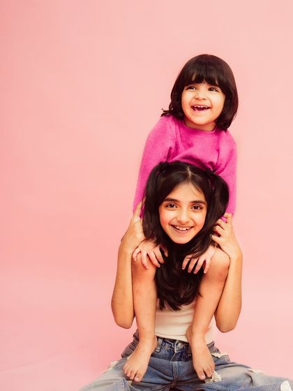 Heartwarming Family & Sibling Portraits photo 18