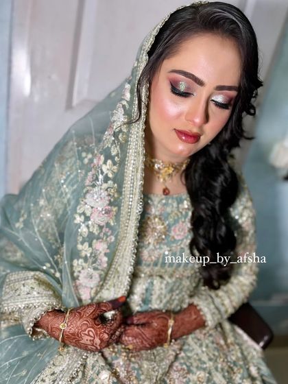 Soft & Ethereal: Pastel, White & Gold Looks photo 4