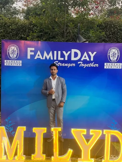 At the Bureau Veritas "Family Day" event. My shows are designed to be family-friendly, making them suitable for all types of corporate gatherings.