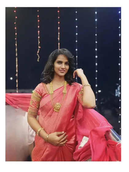 This elegant Lakshmi pendant necklace is a beautiful choice for pre-wedding functions or as part of a layered bridal set. It is available for rent for any occasion.