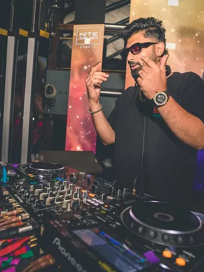 Pointing to the crowd at FLO, getting ready to drop the next banger. It's all about that connection.