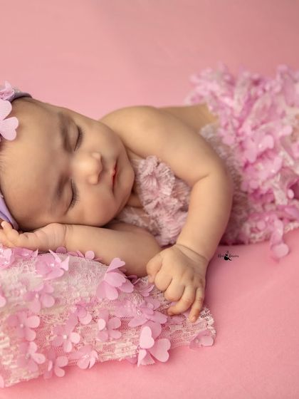 Newborn Magic (The First 20 Days) photo 13