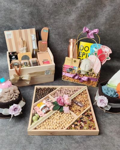 Customized Gift Hampers