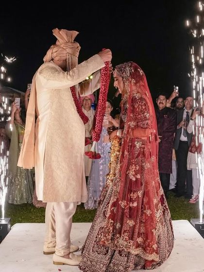 Grand Varmala & Jaimala Moments photo 27