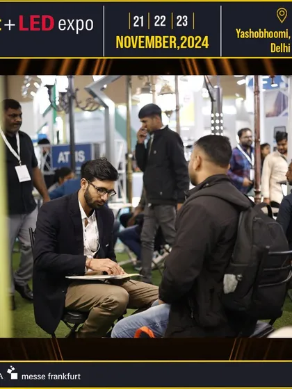 Our expo floor is a dynamic environment for business. This image captures a moment of focused discussion between an exhibitor and a potential client, showcasing the direct networking opportunities we create.