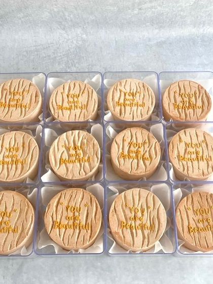 A special commission of mini bento cakes with a "scar concept" to celebrate the beauty and strength of mothers. Each cake has the message "You Are Beautiful."