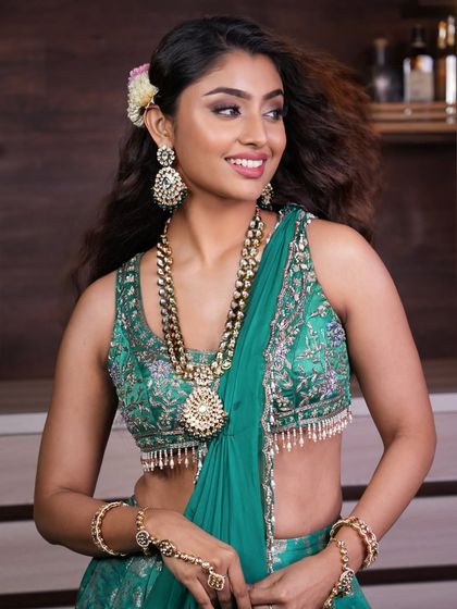 Glamorous Reception & Cocktail Looks photo 18