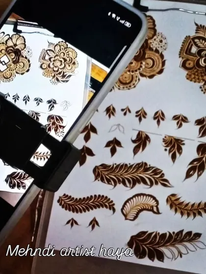 My online classes are interactive and hands-on. This is a look at my teaching setup, where I demonstrate techniques live on Zoom, ensuring you can see every detail up close on your own screen.