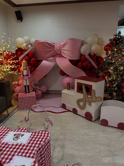 Intimate & Holiday Parties photo 3