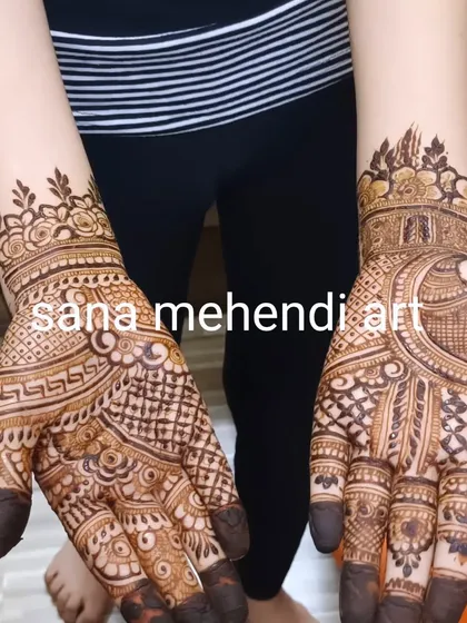 A classic guest mehendi design with good coverage and traditional patterns.