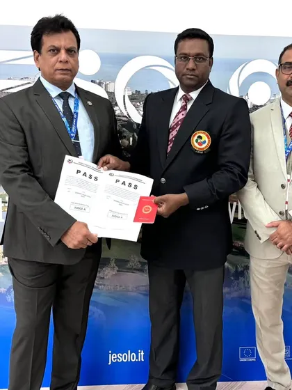 Presenting the official pass certificate to a KIO referee for his WKF license upgrade in Jesolo, Italy. We support our officials through every stage of their career.