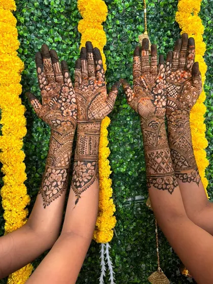 Planning a mehendi party? I can create coordinated or unique designs for your entire group. This image showcases henna for a bride's squad, perfect for a sangeet or haldi ceremony.