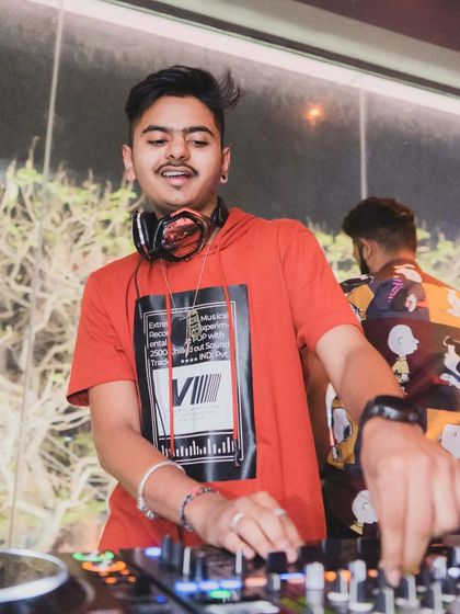 Kuldeep Parmar - Private & Corporate Event DJ Behind the Console photo 10