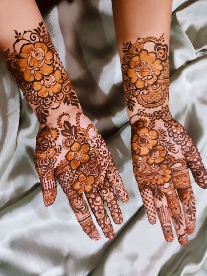 A new floral design with a mix of large and small flowers, creating a beautiful and balanced look.