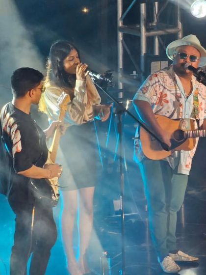 Loysum - Acoustic & Unplugged Performances On Stage: Live Gigs & Events photo 21