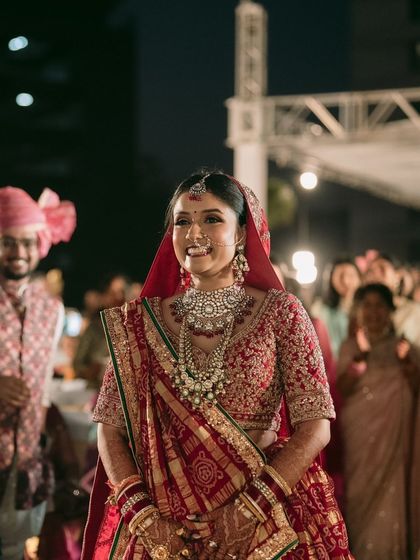 Timeless Bridal Looks photo 13