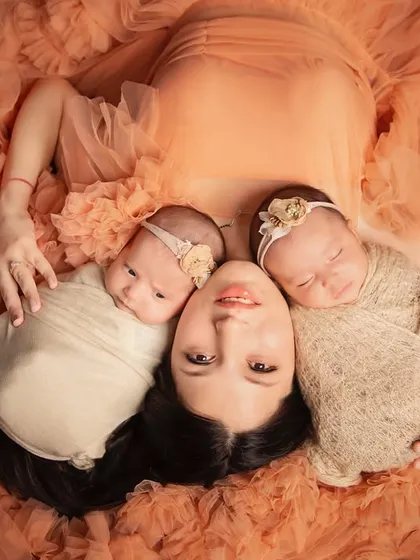 There's nothing more precious than a mother's love, especially with newborn twins. These quiet, tender moments are the ones you'll hold in your heart forever, and I feel so honored to capture them.
