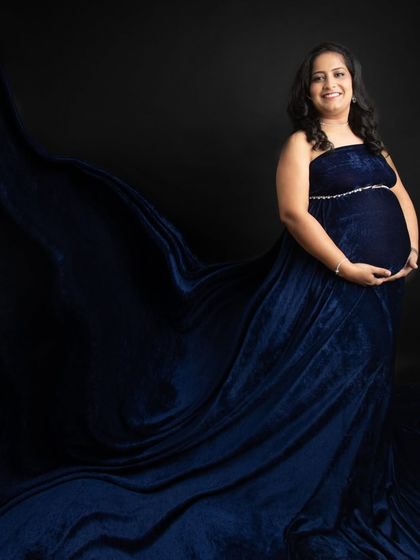 Another favorite from my personal maternity session. The way the light catches the velvet of this flowing blue gown is just stunning.