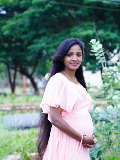 For Hema's outdoor maternity shoot, we went for a very soft and natural makeup look to match the pastel dress and serene environment.