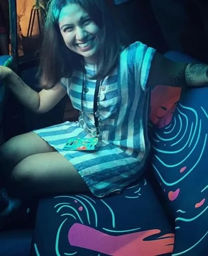 A throwback to 2017 and my first project after quitting my corporate job. I collaborated with 7 other artists to create this moving piece of art on a taxi for Asian Paints. It was terrifying and magical.