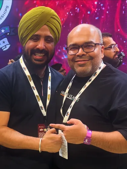 With Suraj Datwani bhaiya, a true supporter of athletes. His positive impact on the fitness community is commendable.