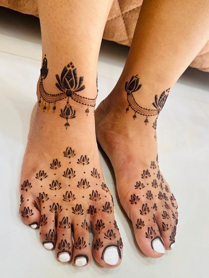 Elegant Feet Mehendi photo 18