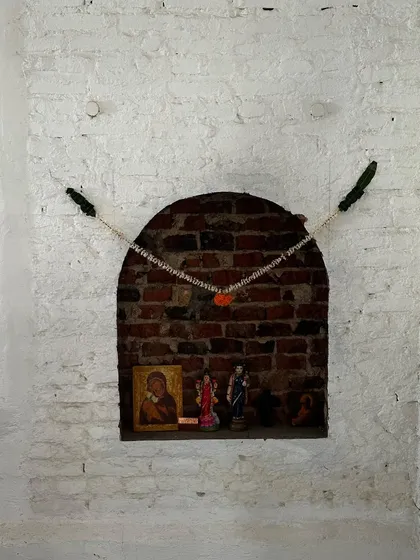 A small pooja corner in my studio, decorated for Dassera. The garlands were made by my lovely helper Sumina from flowers in our garden. It’s a reminder of the bonds we find and the love that surrounds us.