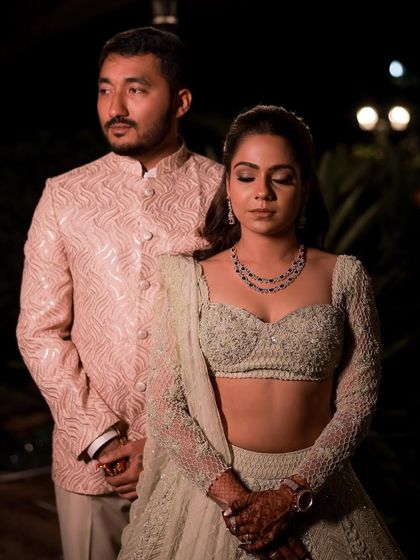 A classic portrait. The soft smokey eye and glowing skin are the perfect combination for a timeless and sophisticated bridal look.