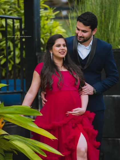 Celebrating the journey to parenthood is a precious milestone. My maternity photoshoots are designed to be elegant and personal, capturing the beauty and anticipation of this special time in a comfortable, natural setting.
