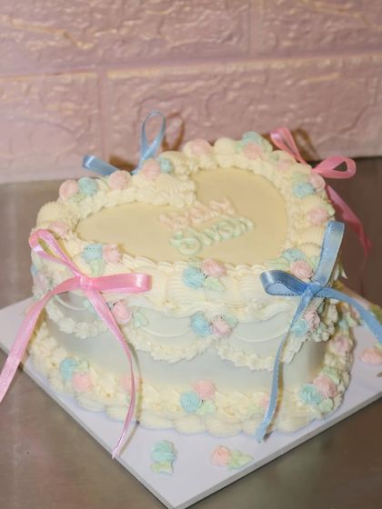 Vintage & Coquette Style Cakes photo 9