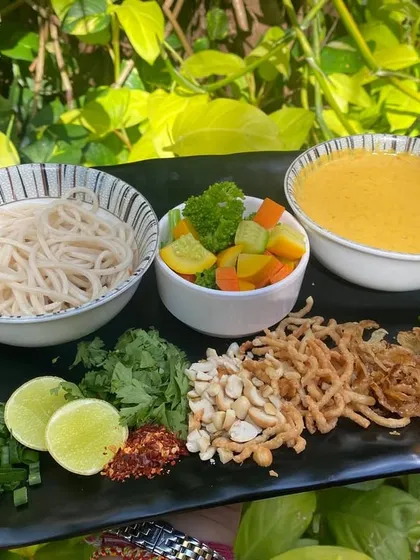 Slurp-worthy, creamy, and oh-so-delicious! Our Khow Suey is a complete meal in a bowl, with noodles, a rich coconut curry, and an array of crunchy and fresh toppings.