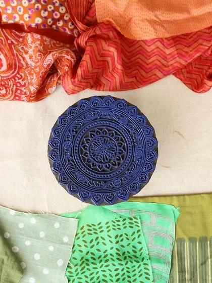 Celebrating India’s Independence Day by reveling in our rich handicraft history. Our team paid tribute to the vibrant colors of the flag using prints and blocks from our archive.