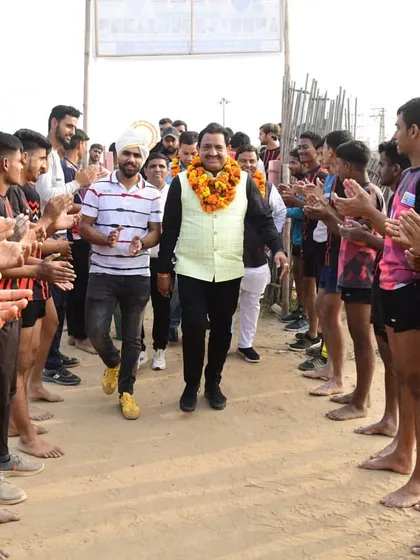 Welcoming our chief guest with a line of honor formed by our academy players. Discipline and respect are core values here.