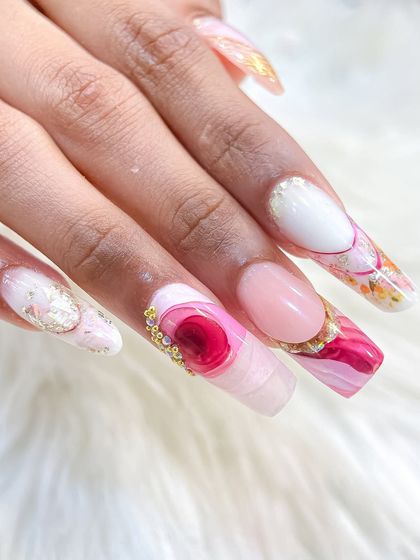 Unleash Your Creativity: Modern Nail Styles photo 4