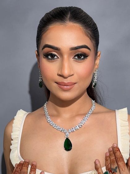 A full-face portrait of the classic look, perfect for artists wanting to master timeless techniques.