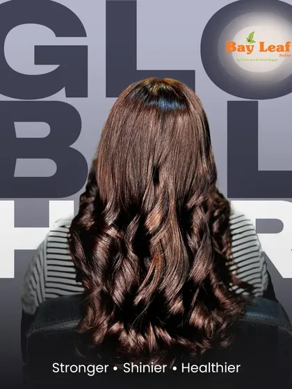 Stronger, shinier, healthier. That's the goal with my global color service. This rich brown shade completely revitalized the hair, giving it a deep, uniform color and a beautiful, glossy finish.