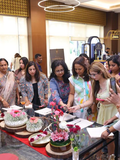 Participants getting hands-on with the materials at our Trovea's workshop. I encourage everyone to experiment and find their own creative rhythm.