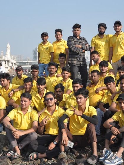 Another group photo of the Dev Mehendi Artist family.