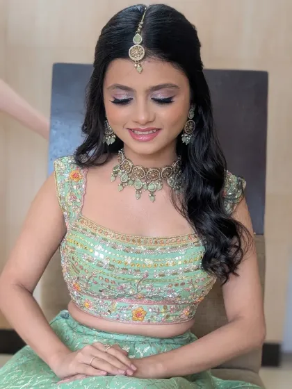 Soft glam for a Kirtan ceremony. This look is all about enhancing natural beauty with muted tones, luminous skin, and soft waves, creating a peaceful and elegant vibe.