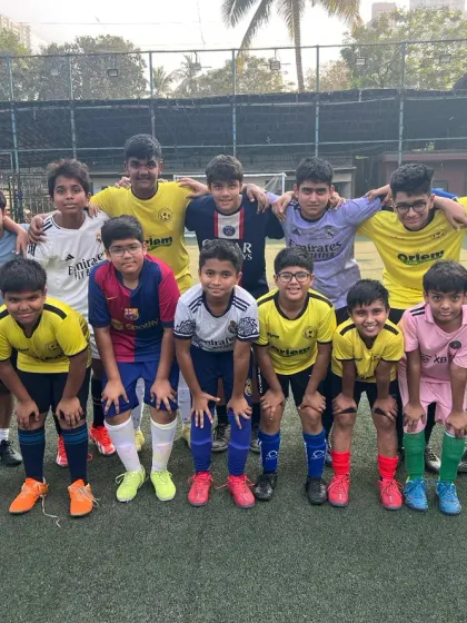 A team picture with our weekend batch. All smiles and ready to play, this is what our football community is all about.