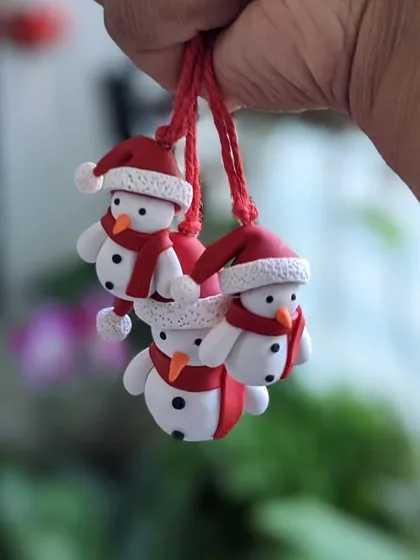 Let the snowflake sparkle begin. These snowman ornaments are perfect for spreading holiday cheer.