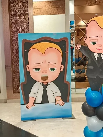 Get ready for business with our Boss Baby theme cutouts. This set includes a fun photo-op board where kids can become the boss, along with a character cutout on a balloon stand.