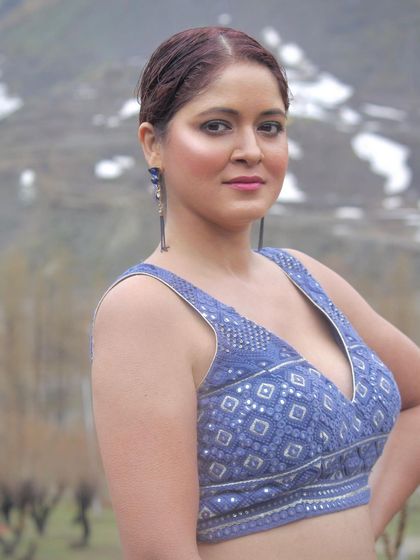 A simple and elegant portrait of the model in our blue co-ord set.