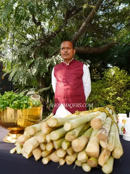 A fresh sugarcane juice counter, providing a refreshing and traditional beverage option for a sunny Haldi afternoon.