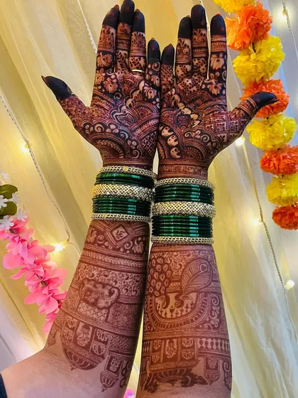 This is the result of my natural henna paste and proper aftercare. Achieving this deep, beautiful stain is my obsession, ensuring your mehendi looks stunning on your special day.